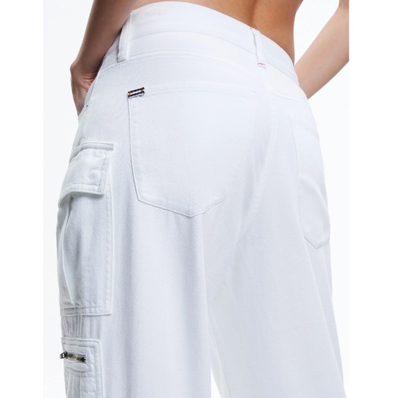 ALICE + OLIVIA Cay Cargo Jean - Picture 6 of 16